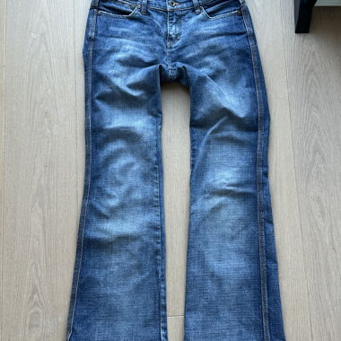 Jeans a vita bassa svasati