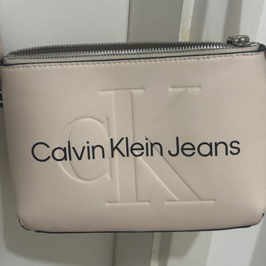 Borsa a tracolla Calvin Klein rosa chiaro