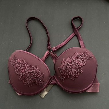 Reggiseno in pizzo bordeaux