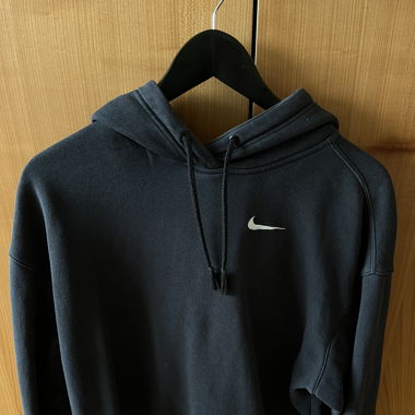 Nike puli