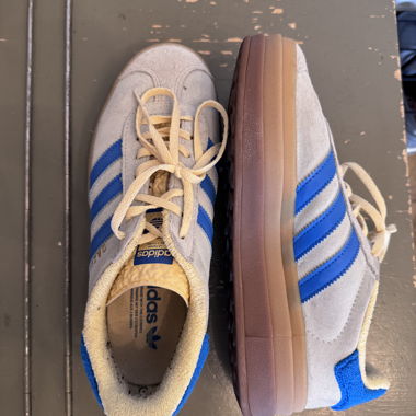 Adidas Sneakers