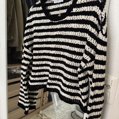 Pull rayé noir et blanc