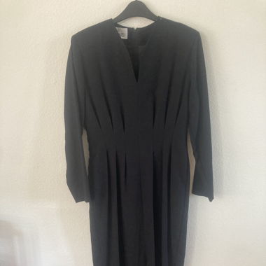 Vintage black dress with shoulder pads 