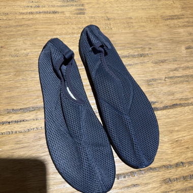 Badeschuhe / Aqua-Shoes schwarz, Schuhe für Felsufer
