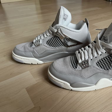 Jordan 4 Frozen Moments