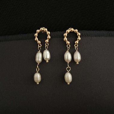 Freshwater peals earrings