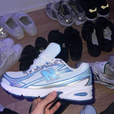 New Balance 740