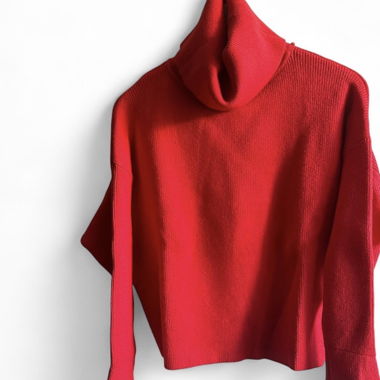 Pull rouge col roulé