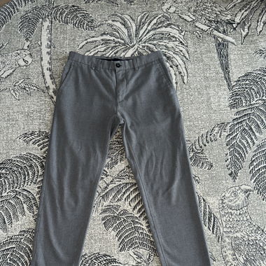 Chinos gris