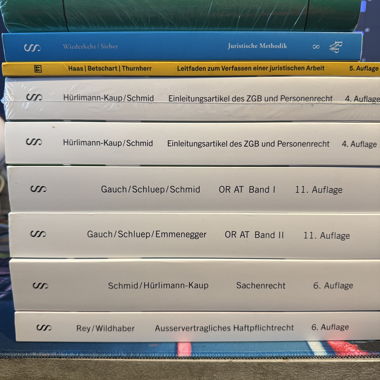 Bundle Bücher ZHAW angewandtes Recht Semester 1/2