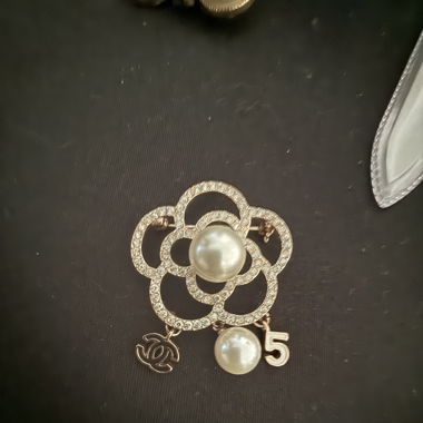 Broche breloque 