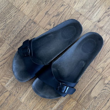 Vegan Black Sandals / Slides 39
