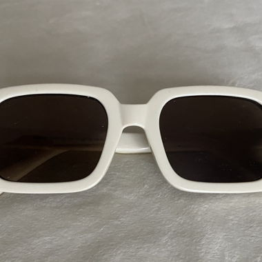 Weisse Sonnenbrille