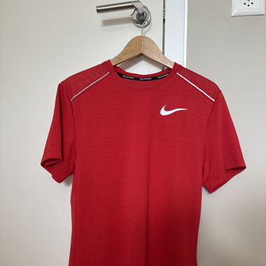T-shirt de sport rouge Nike 