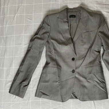 Grauer Blazer