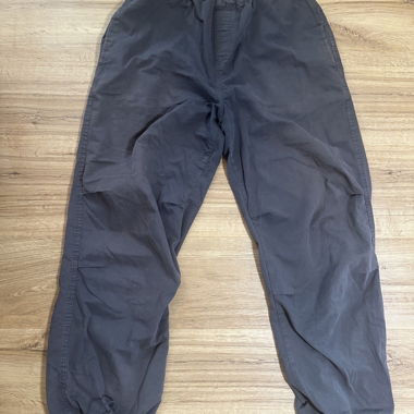Stradivarius Graue Parachute-Hose Grösse L