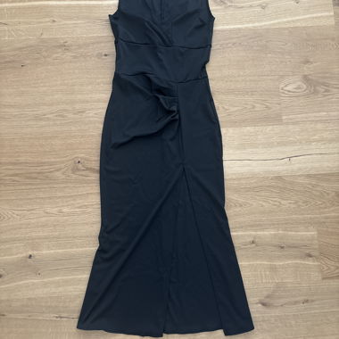Schwarzes Maxikleid