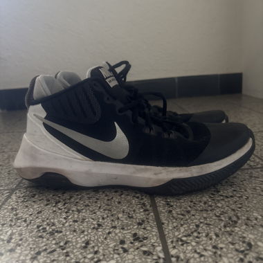 Nike Basketballschuhe