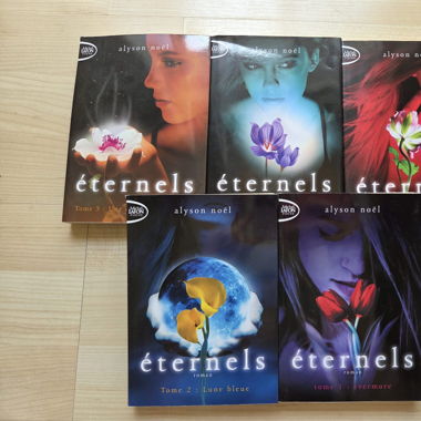 Série de livre des Éternels par Alyson Noël