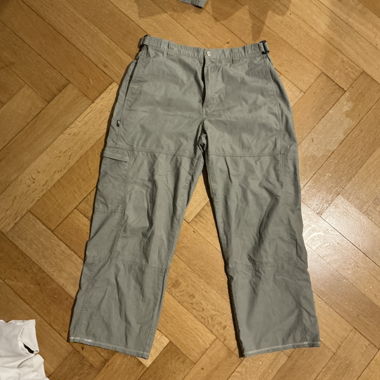 Graue Outdoorhose