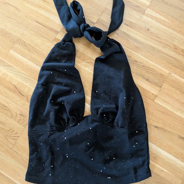 Top Nero con Bretelle Neckholder