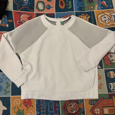 Sweat blanc avec zip et empiècements