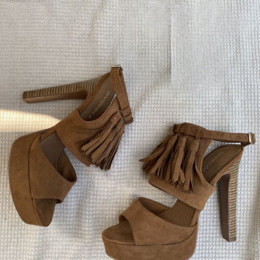 Braune Fransen-High-Heels