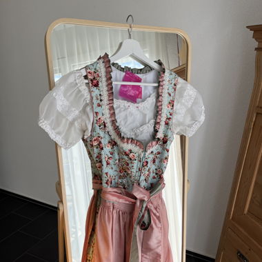 KRÜGER Dirndl Rosen MIT Spitzenbluse