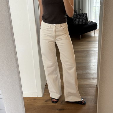 Ivory High-Waist Jeans