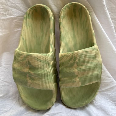 Originals Adilette 22 Paar grüne Slides