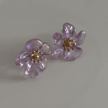 Ohrringe mit violetten Blumen