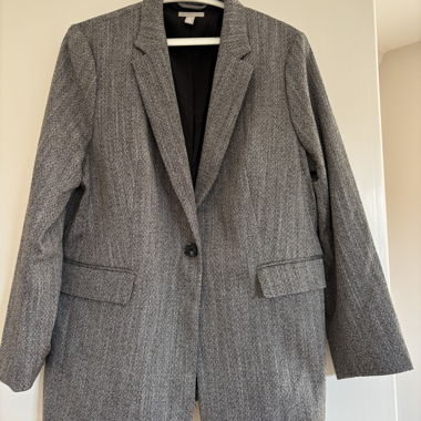 Grey mélange blazer with herringbone pattern