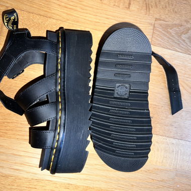 Dr. Martens Blaire Quad Sandale NEU