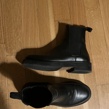 Arket Chelsea Leather Boots