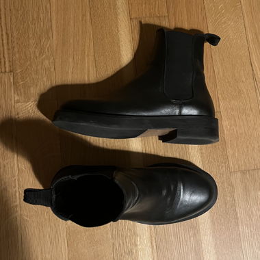 Arket Chelsea Leather Boots