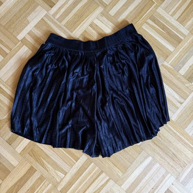 Cutest H&M Skort – Size M