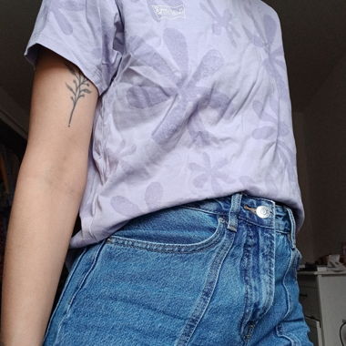 Levi’s purple floral T-shirt