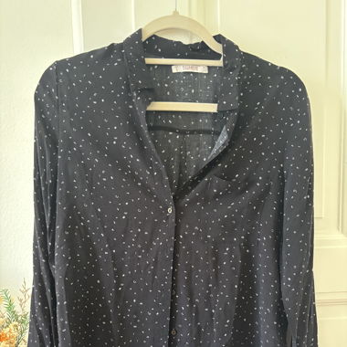 2 Chemises noir et beige - PULL AND BEAR