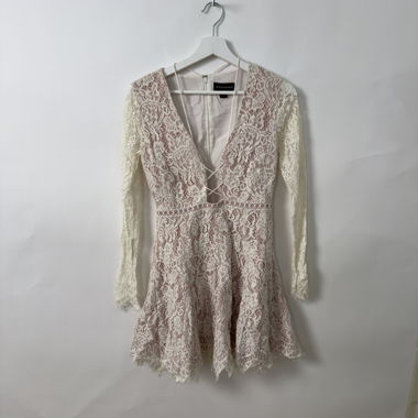 Lace long-sleeve dress
