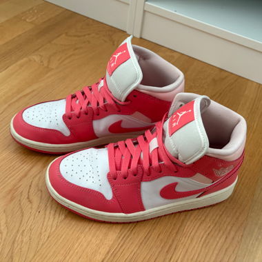 Scarpa Jordan rosa