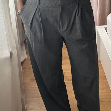 Pantalon gris à rayures fines Weekday 