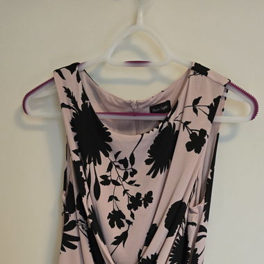 Robe Phase Eight rose avec fleurs noires