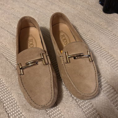 Tod’s Mokassins aus beigem Veloursleder Gr. 37