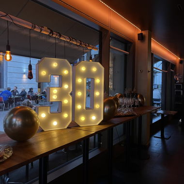 30 luci, batterie nuove incluse