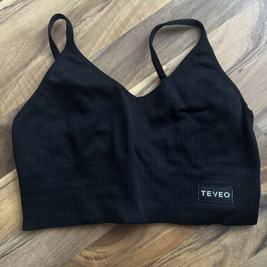 Teveo Elegant Cross Top "Schwarz"
