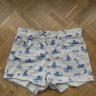 Shorts MNG en denim à motif palmiers