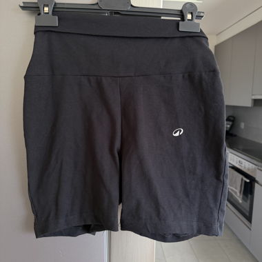 Schwarzer Sportshorts