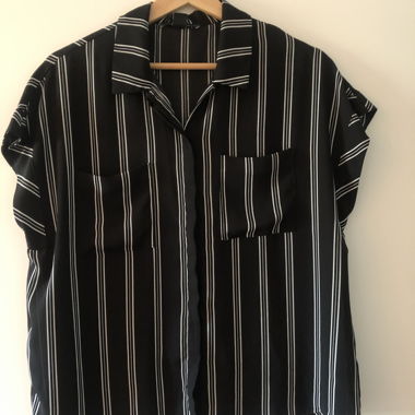 Camicia a righe nere