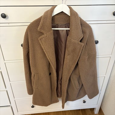 Braune Teddyjacke