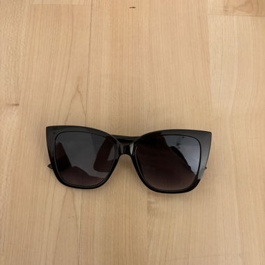 Sonnenbrille aus einer Boutique (gute qualität)